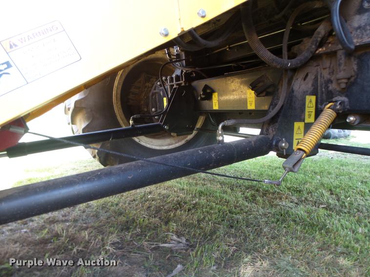 image for item DB1305 2005 New Holland CR960 combine