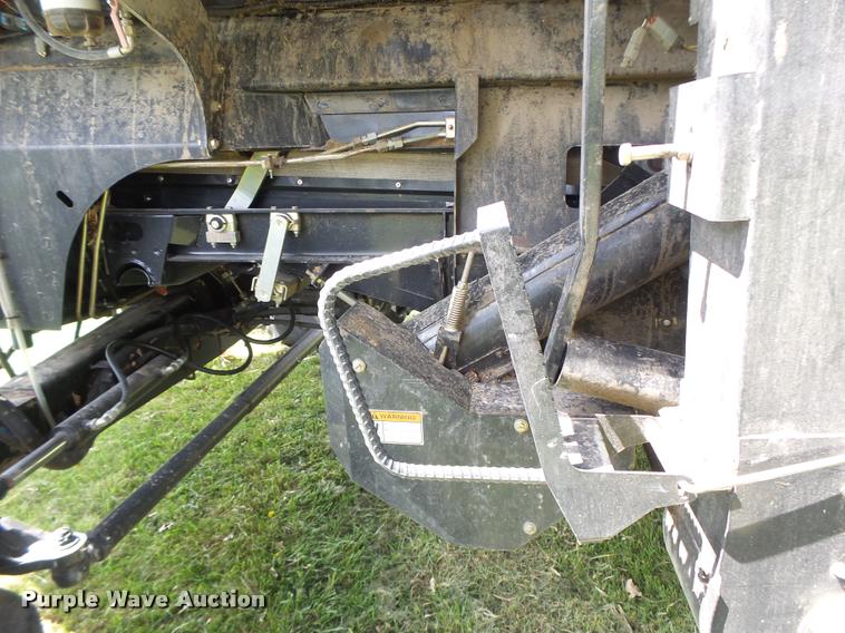 image for item DB1305 2005 New Holland CR960 combine