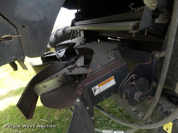 image for item DB1305 2005 New Holland CR960 combine