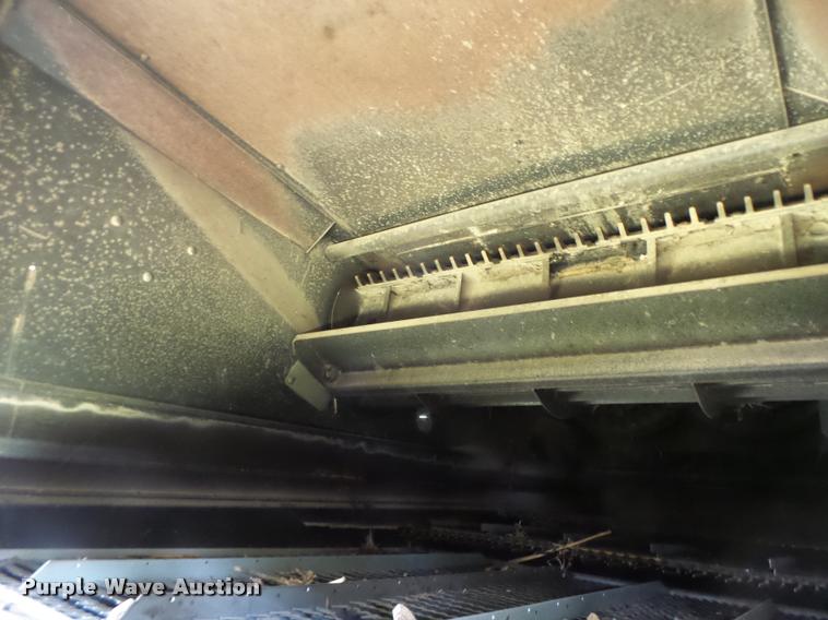 image for item DB1305 2005 New Holland CR960 combine