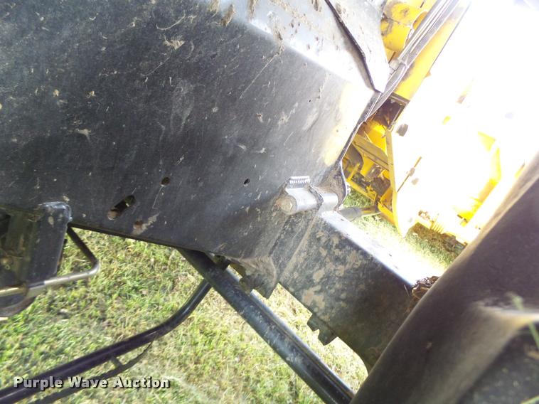 image for item DB1305 2005 New Holland CR960 combine