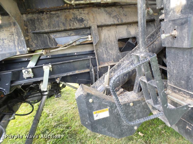 image for item DB1305 2005 New Holland CR960 combine