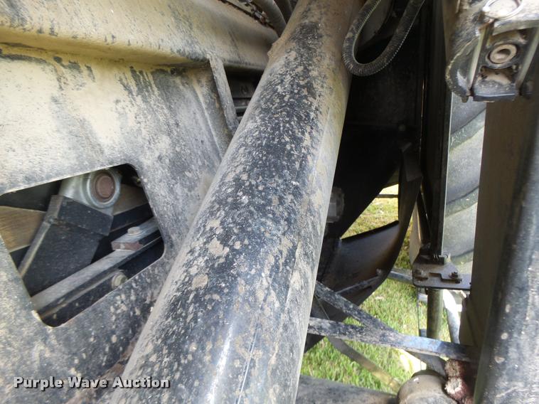 image for item DB1305 2005 New Holland CR960 combine