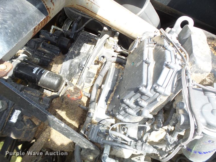 image for item DB1305 2005 New Holland CR960 combine