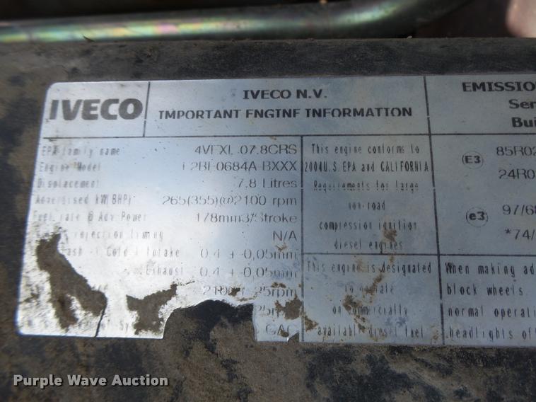 image for item DB1305 2005 New Holland CR960 combine