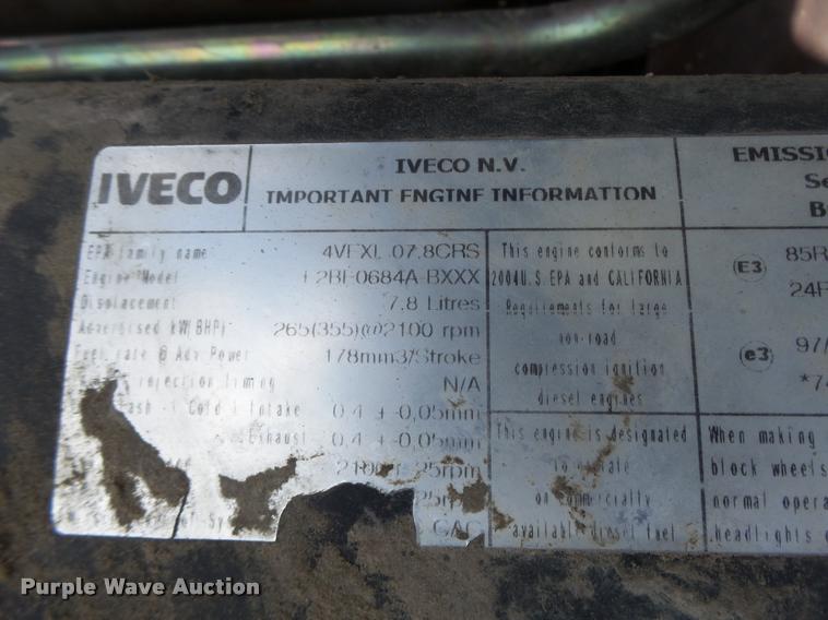 image for item DB1305 2005 New Holland CR960 combine