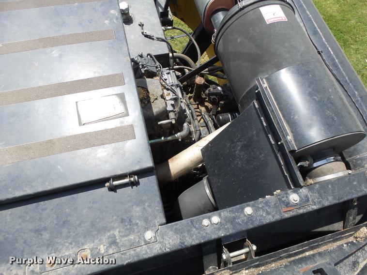 image for item DB1305 2005 New Holland CR960 combine