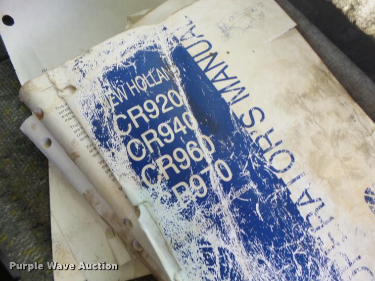 image for item DB1305 2005 New Holland CR960 combine