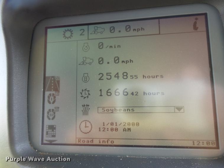 image for item DB1305 2005 New Holland CR960 combine