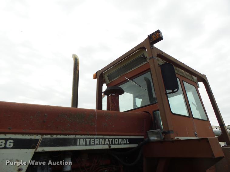image for item DB1309 International 4186 4WD tractor