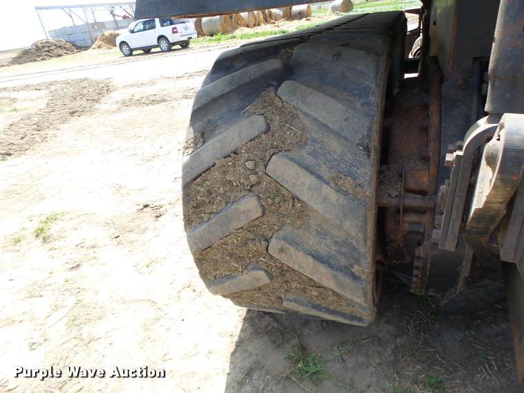 image for item DB1313 Caterpillar Challenger 65 tractor