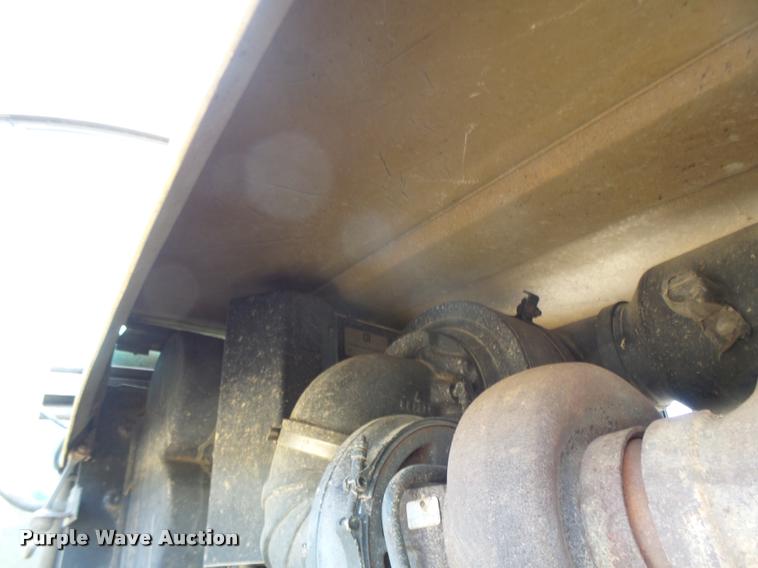 image for item DB1313 Caterpillar Challenger 65 tractor