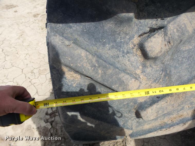 image for item DB1313 Caterpillar Challenger 65 tractor