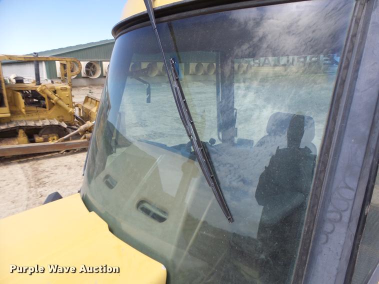 image for item DB1313 Caterpillar Challenger 65 tractor