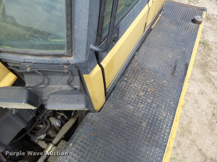 image for item DB1313 Caterpillar Challenger 65 tractor