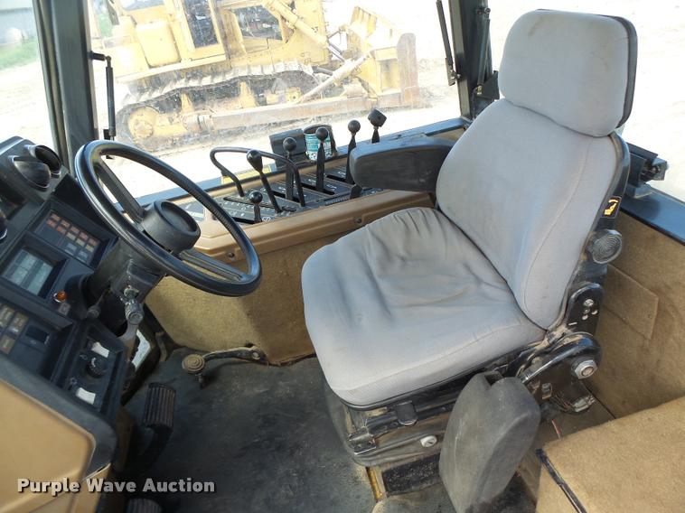 image for item DB1313 Caterpillar Challenger 65 tractor