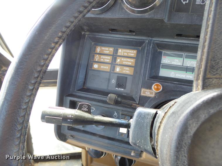 image for item DB1313 Caterpillar Challenger 65 tractor