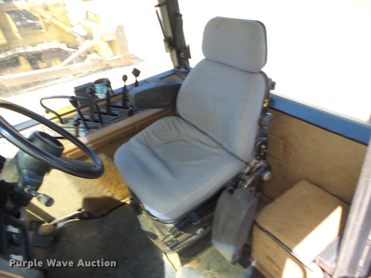 image for item DB1313 Caterpillar Challenger 65 tractor