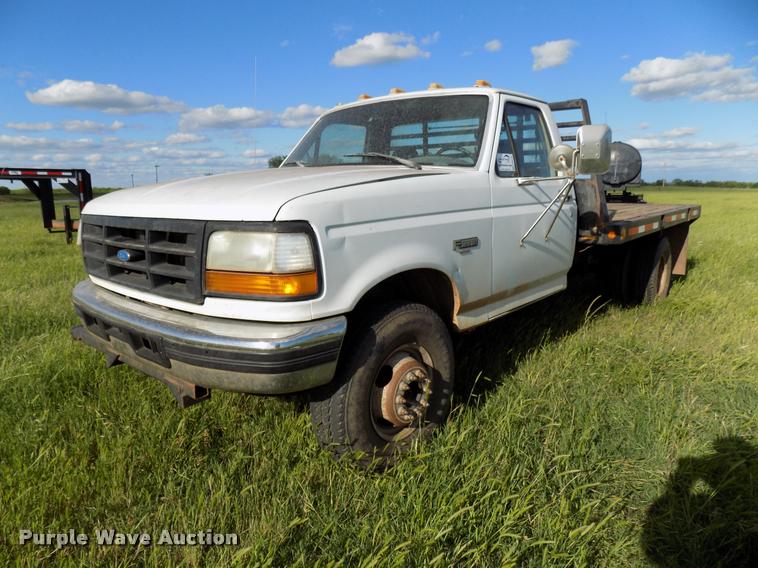 image for item DB2282 1994 Ford F450 Super Duty flatbed truck