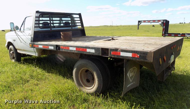 image for item DB2282 1994 Ford F450 Super Duty flatbed truck