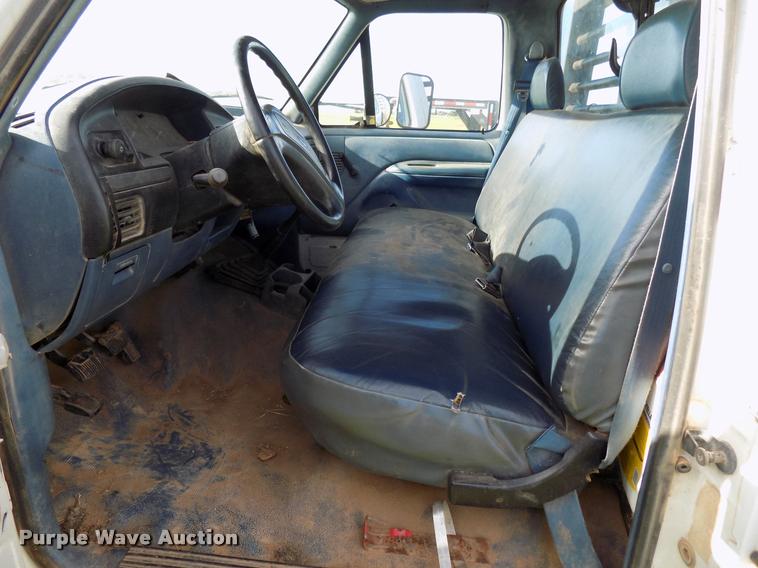 image for item DB2282 1994 Ford F450 Super Duty flatbed truck