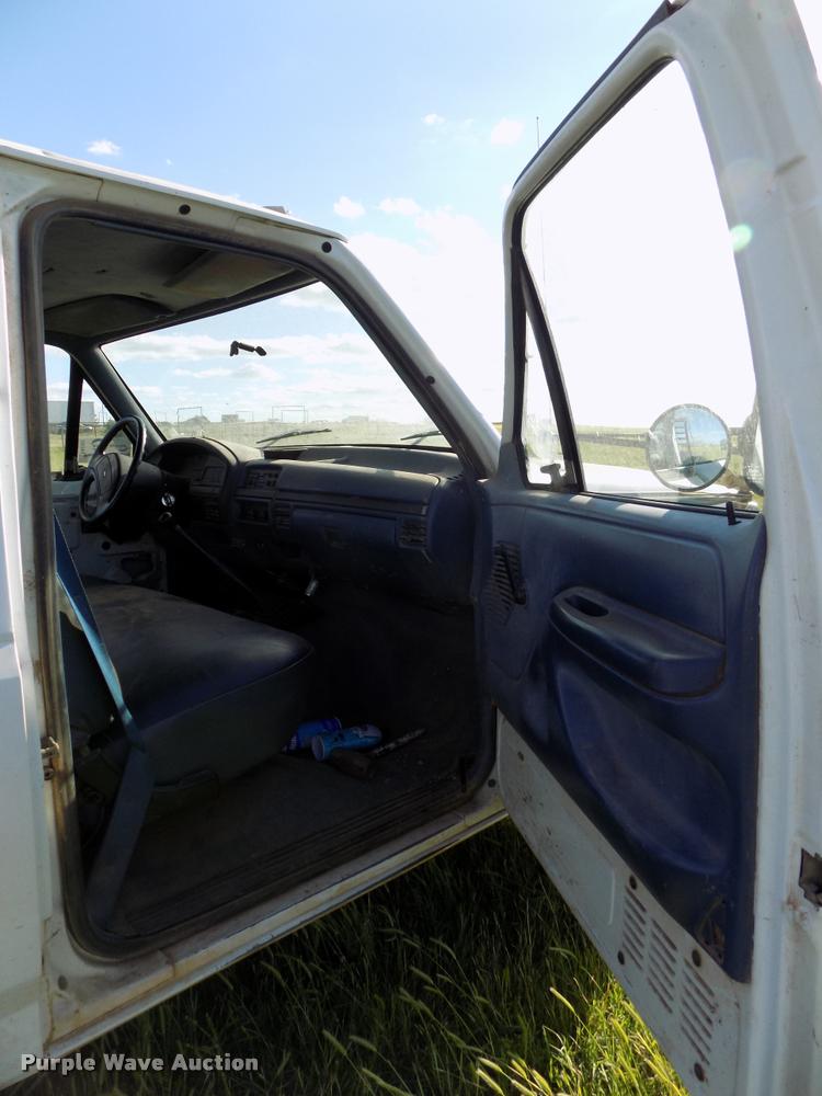 image for item DB2282 1994 Ford F450 Super Duty flatbed truck