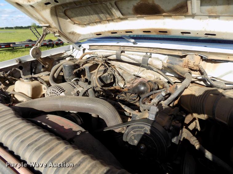 image for item DB2282 1994 Ford F450 Super Duty flatbed truck