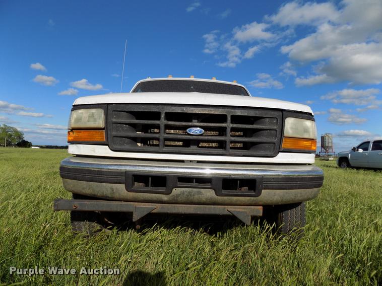 image for item DB2282 1994 Ford F450 Super Duty flatbed truck