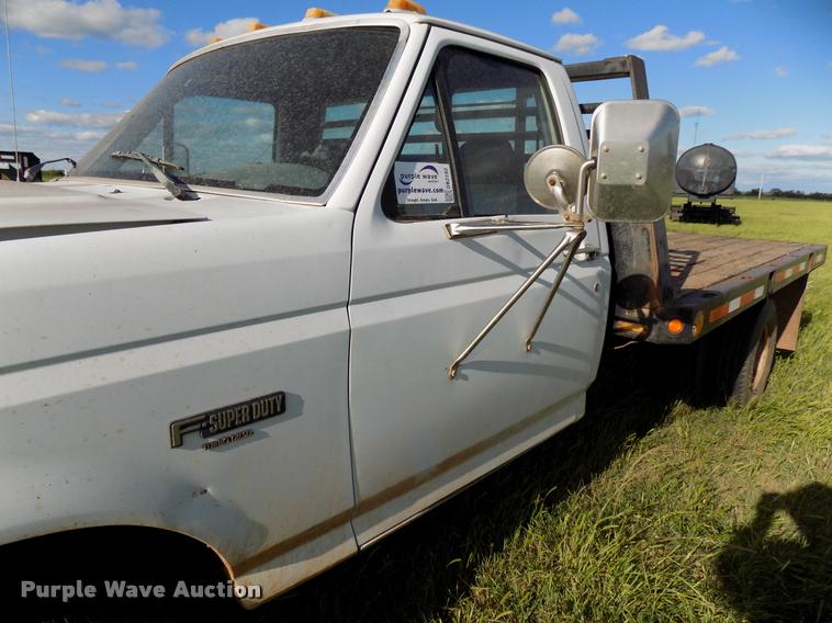 image for item DB2282 1994 Ford F450 Super Duty flatbed truck