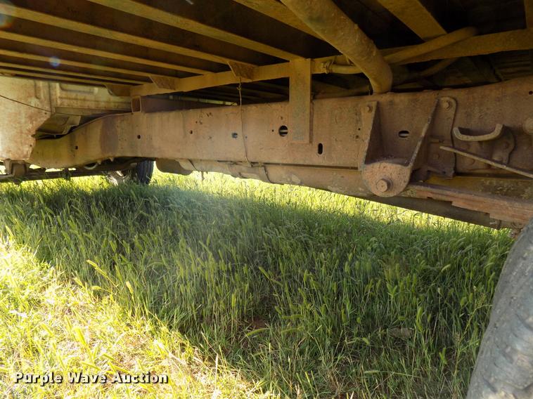 image for item DB2282 1994 Ford F450 Super Duty flatbed truck