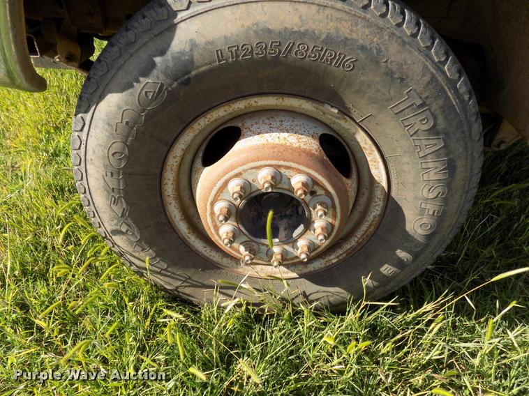 image for item DB2282 1994 Ford F450 Super Duty flatbed truck