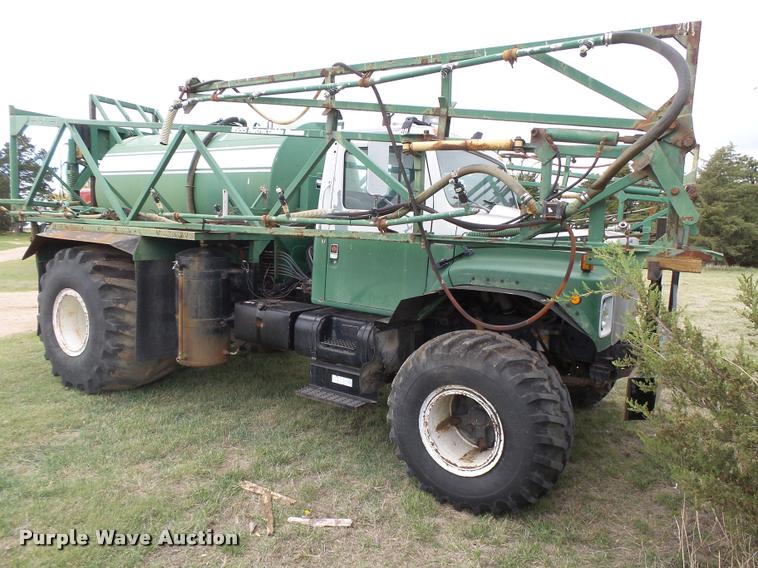 image for item DB2543 1989 International Loral 85/55 Easy-Rider 2000C applicator truck