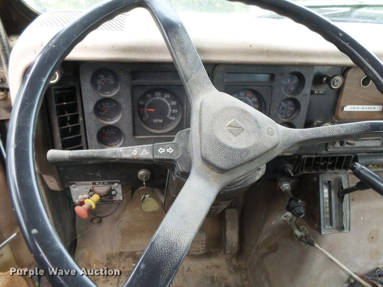 image for item DB2543 1989 International Loral 85/55 Easy-Rider 2000C applicator truck