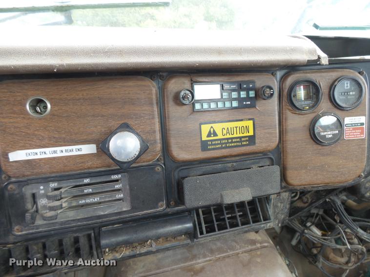 image for item DB2543 1989 International Loral 85/55 Easy-Rider 2000C applicator truck