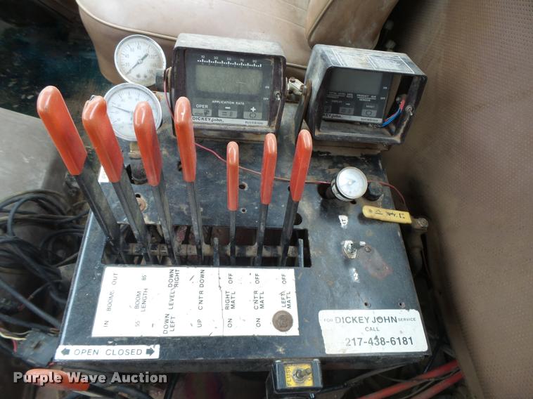 image for item DB2543 1989 International Loral 85/55 Easy-Rider 2000C applicator truck