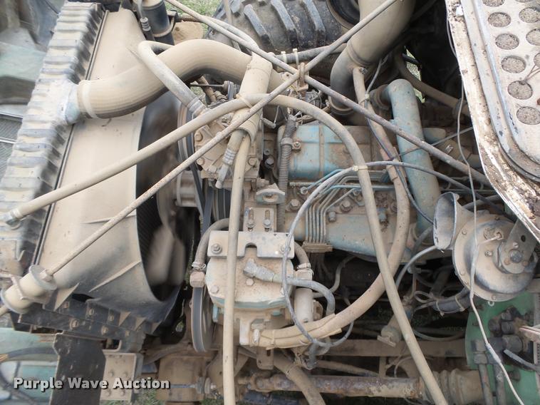 image for item DB2543 1989 International Loral 85/55 Easy-Rider 2000C applicator truck