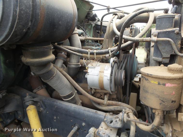 image for item DB2543 1989 International Loral 85/55 Easy-Rider 2000C applicator truck