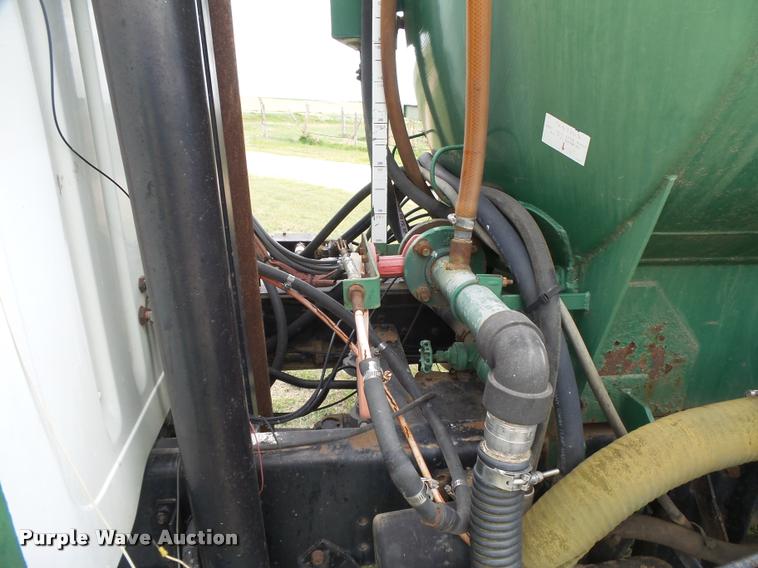 image for item DB2543 1989 International Loral 85/55 Easy-Rider 2000C applicator truck