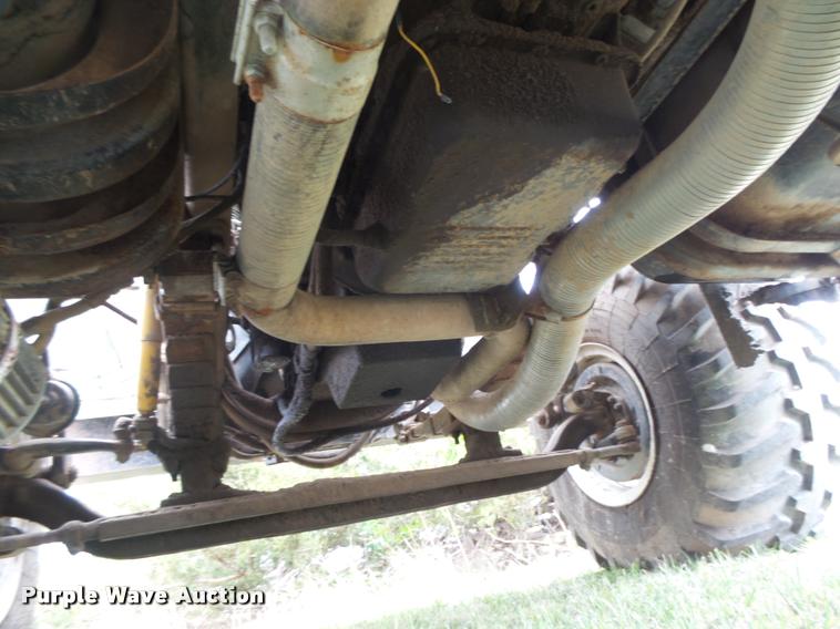 image for item DB2543 1989 International Loral 85/55 Easy-Rider 2000C applicator truck