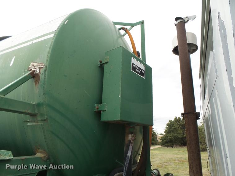 image for item DB2543 1989 International Loral 85/55 Easy-Rider 2000C applicator truck