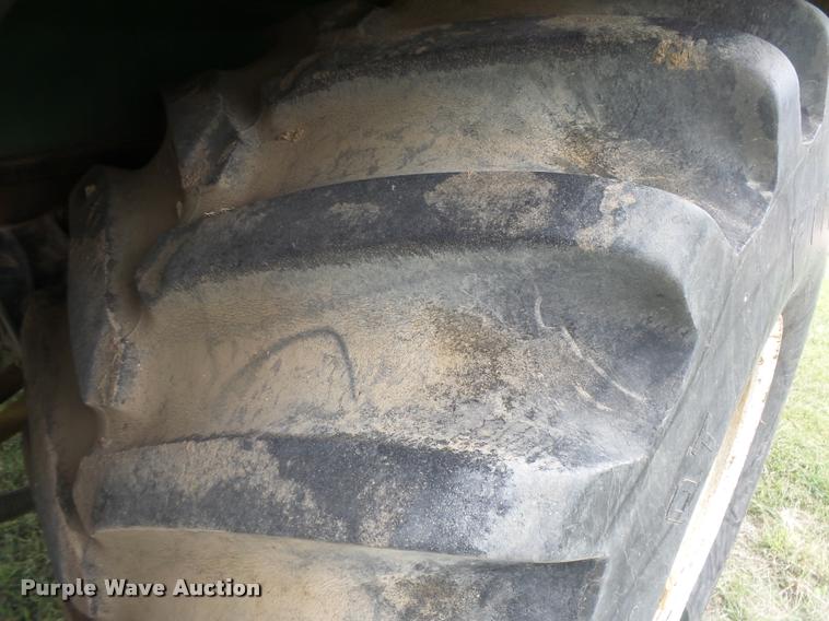 image for item DB2543 1989 International Loral 85/55 Easy-Rider 2000C applicator truck