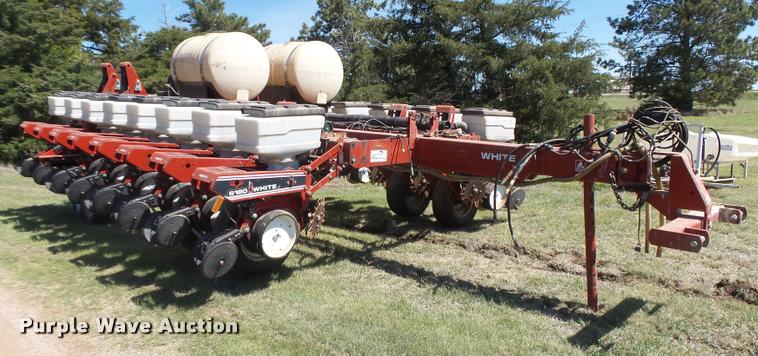 image for item DB2550 1997 White 6186 planter