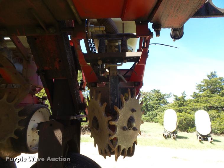 image for item DB2550 1997 White 6186 planter