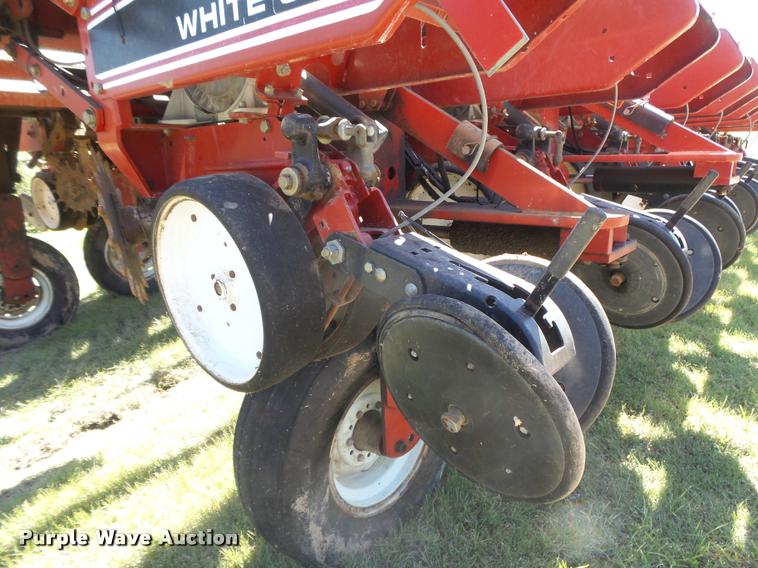 image for item DB2550 1997 White 6186 planter