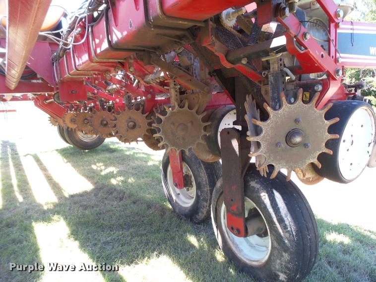 image for item DB2550 1997 White 6186 planter