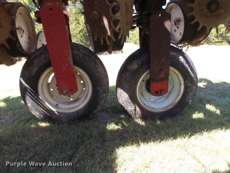 image for item DB2550 1997 White 6186 planter