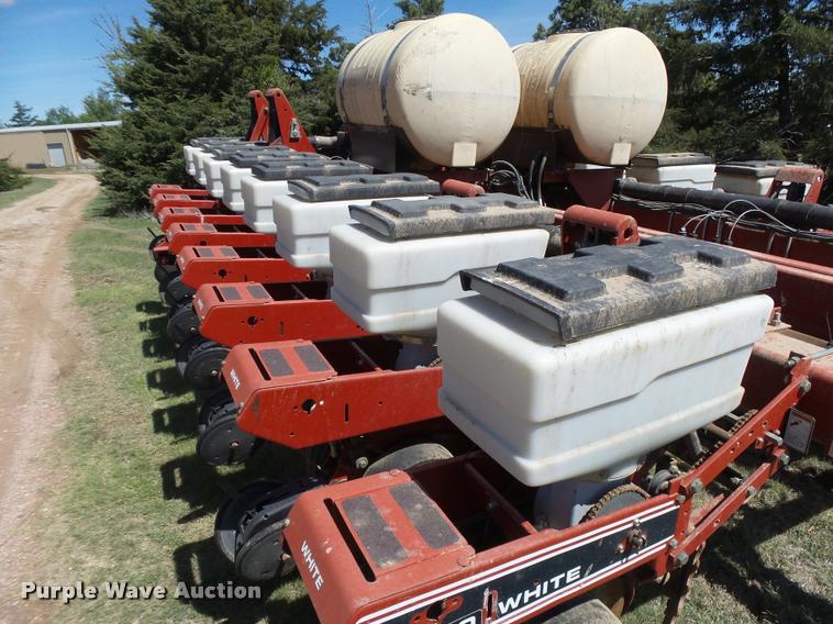 image for item DB2550 1997 White 6186 planter