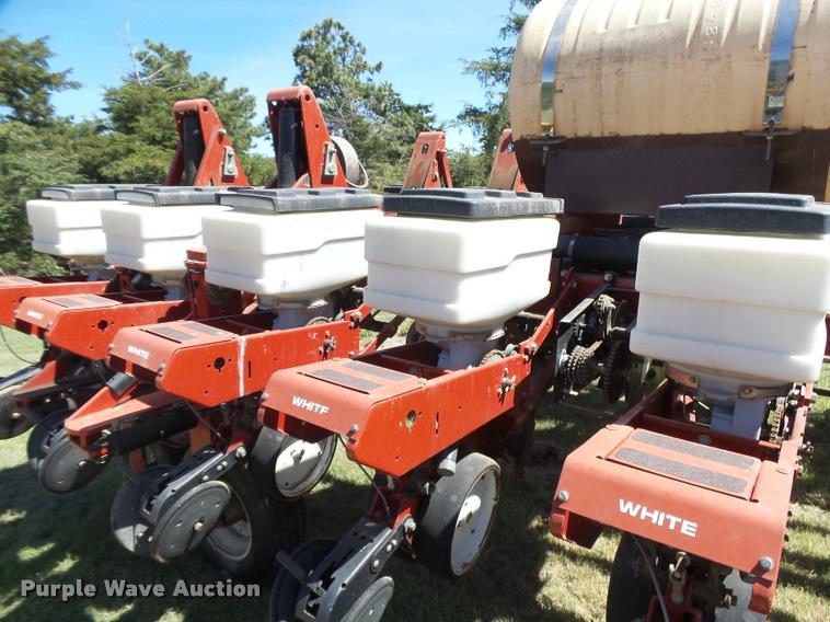 image for item DB2550 1997 White 6186 planter