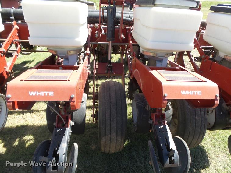 image for item DB2550 1997 White 6186 planter