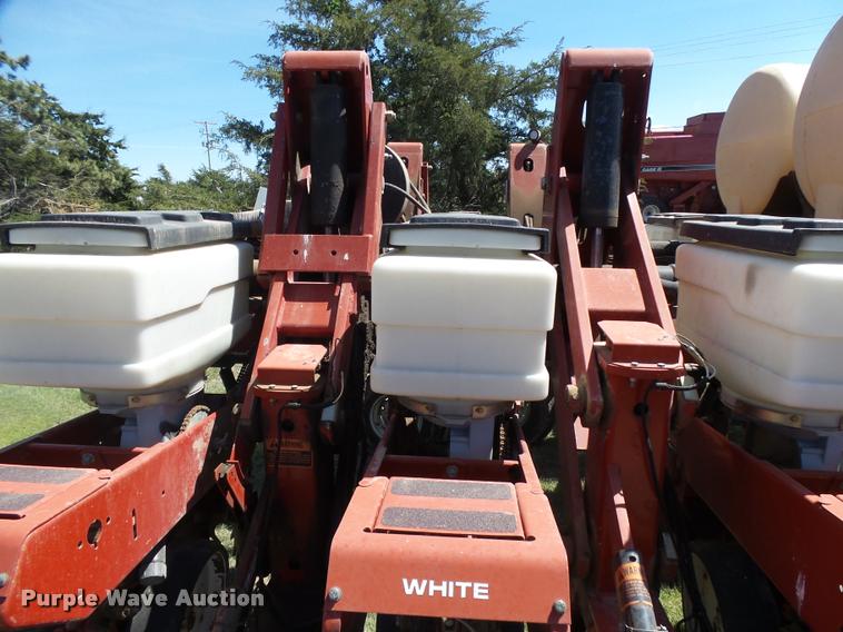 image for item DB2550 1997 White 6186 planter
